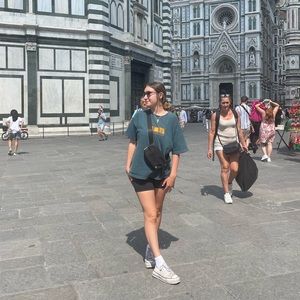 Meet your Posher, Holly